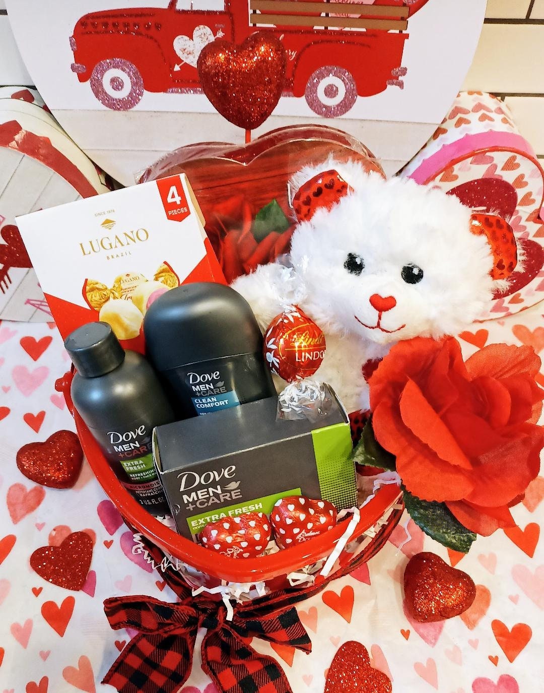 Valentinstag Herren Freund Geschenkkorb Für Ihn Taube Badekörper Spa-Set Rosenherz Lindt Trüffel Milchschokolade Teddybär Plüsch von 365giftbasket