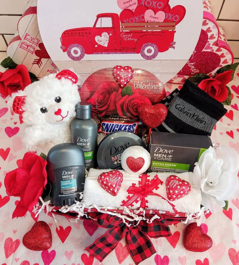 Valentinstag Herren Pflege Dove Bad Gesicht Spa Set Calvin Klein Socken Teddybär Herz Milchschokolade Geschenkkorb Für Ihn Hamper von 365giftbasket