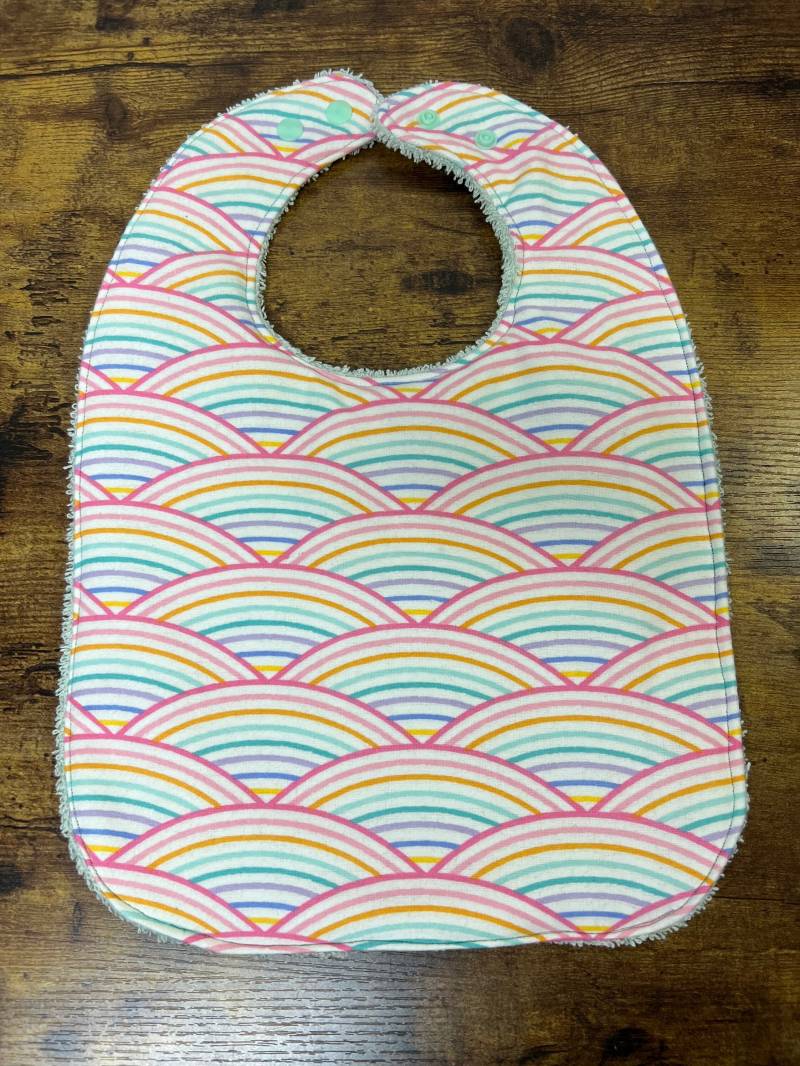 Regenbogen Glow Wasserfest Special Needs Bib von AJsBibBoutique