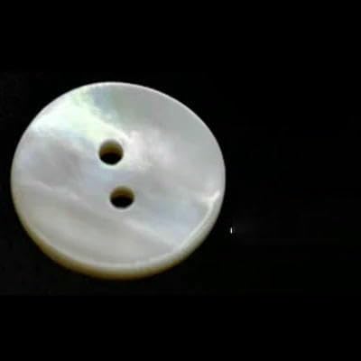 100 Stück/Los echte natürliche Muschelknöpfe 10 mm/15 mm/20 mm 2-Loch flache Perlmuttknöpfe dicker Knopf-25 mm 100 Stück/Los echte natürliche Muschelknöpfe 10 mm/15 mm/20 mm 2-Loch flache Perlmuttknöpfe dicker Knopf-25 mm von AYHTUD
