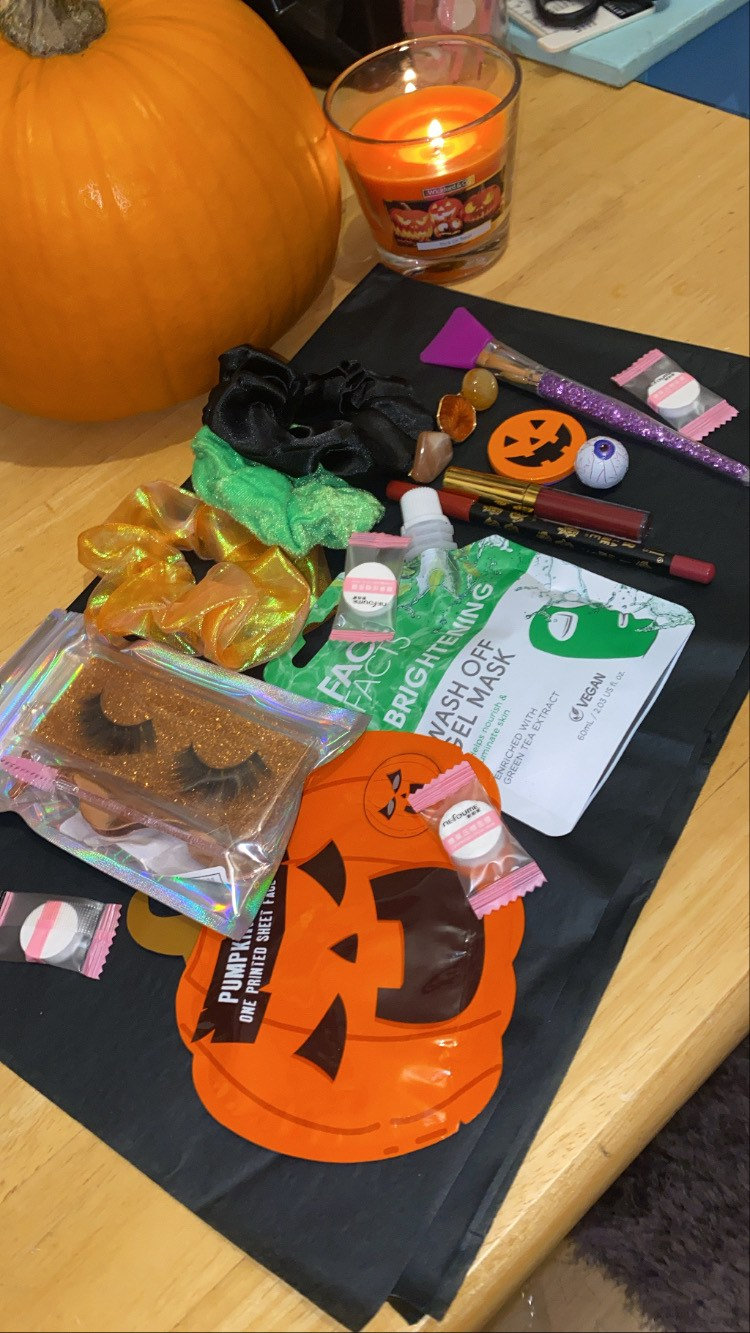 Überraschungs-Halloween-Box von AddingSparkles