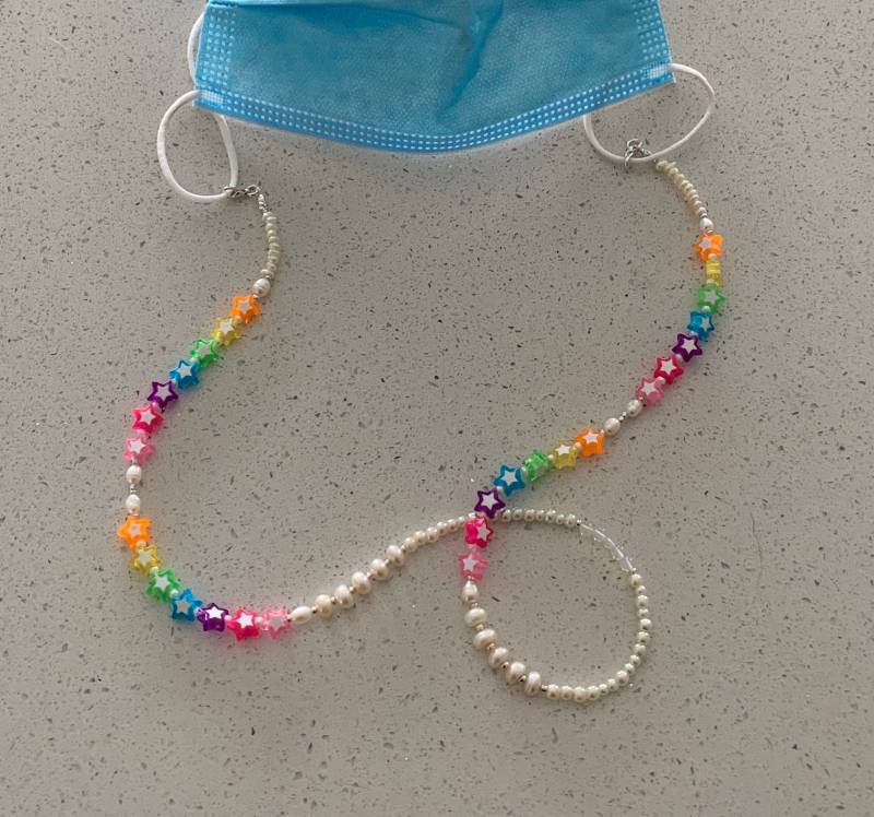 Regenbogen-Galaxie-Maskenband/Mondstein-Kristallperlen Perlen Sterne Süßes Maskenzubehör von AllGlitterandPearls