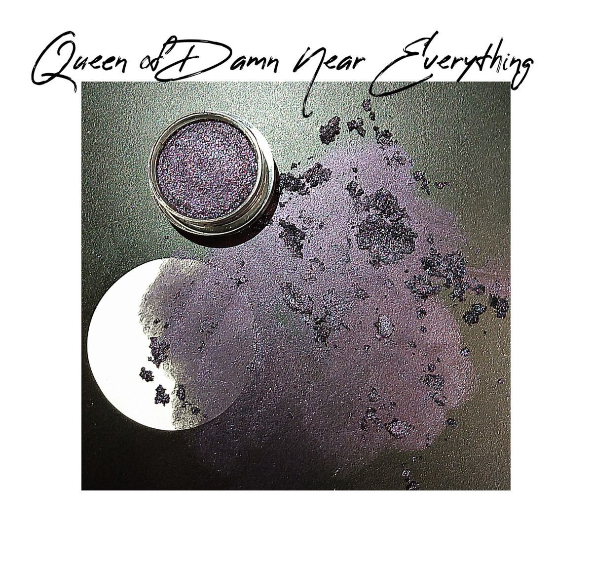 Lidschatten Queen Of Damn Everything Eyeshadow von AnnaleeCosmetics