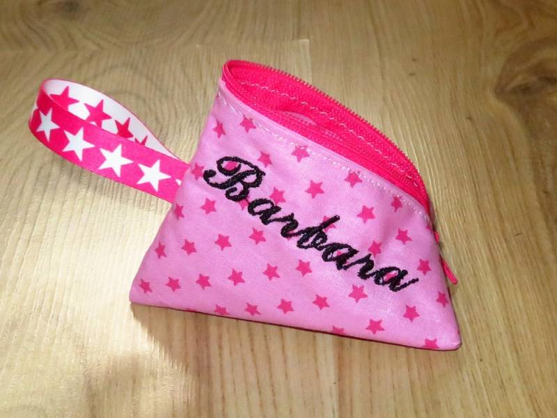 Schnullertasche Mit Namen Bestickt Personalisiert Babygeschenk Geschenk Zur Geburt Pink Mädchen Sterne von AnnimannieB