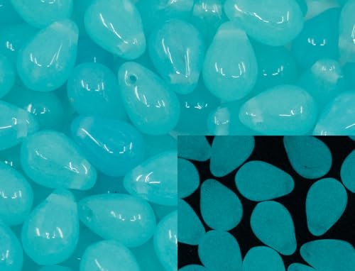 50pcs Teardrop Pear Czech Glass Beads, 6x9mm, Dirty Turqiuiose - Glow in the Dark Bright Blue von BCV Glass