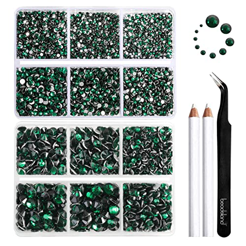 Beadsland 8300 Stück flache Rückseite Strasssteine,Grün Strass Nagelsteine Runde Kristall Strasssteine für Handwerk,gemischt 10 Größen mit Wachsstift und Pinzette Kit,SS3-SS30,Smaragdgrün von BEADSLAND