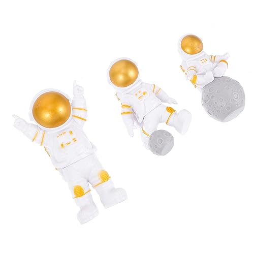 BESTonZON 3st Astronauten-ornamente Miniaturdekoration Kuchen Astronautenstatuen Tortenfiguren Topper Grußkarten Mit Getrockneten Blumen Auto-innendekoration Autodekorationen Golden Pvc von BESTonZON