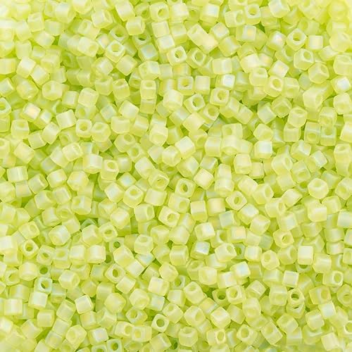 Miyuki square beads,Matte Transparent Light Green (#143FR), 1,8 mm/1 mm, 5 g von BIJOUX COMPONENTS