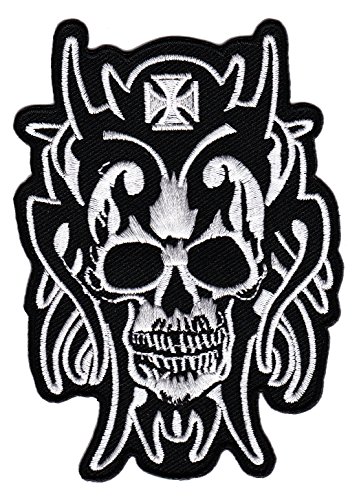 Totenkopf Kreuz Aufnäher zum aufbügeln oder aufnähen Bügelbild Aufbügler für Kleidung gestickter Bügelpatch Applikation Biker Patch Größe 8 x 11,5 cm von BP BRAUNERT PATCHES