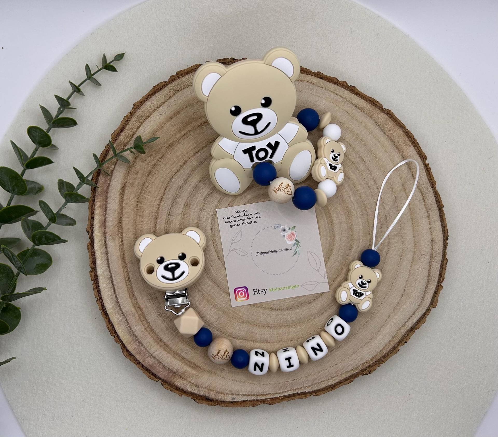 Personalisierte Schnullerkette, Greifring, Set, Teddy, Bär, Braunbär, Moschino Gravur Holzperle von Babyperlenparadies