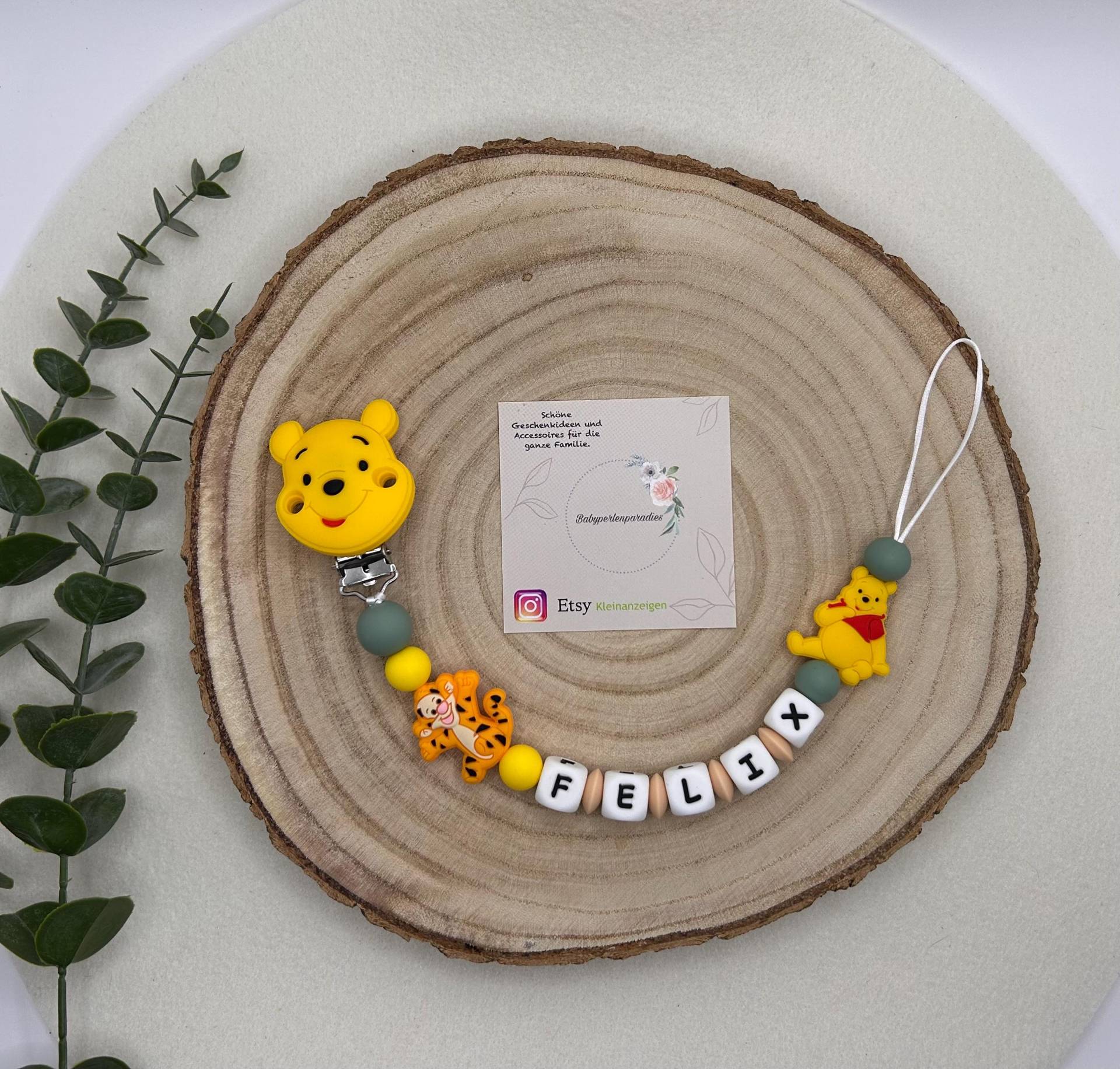 Schnullerkette, Winnie Pooh, Bär, Tigger, Personalisierte Schnullerkette von Babyperlenparadies