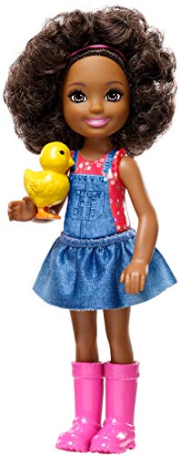 Barbie GCK63 - Farm Chelsea Puppe mit Ente und braunen Haaren, Puppen und Puppenzubehör ab 3 Jahren, Mehrfarbig von Barbie