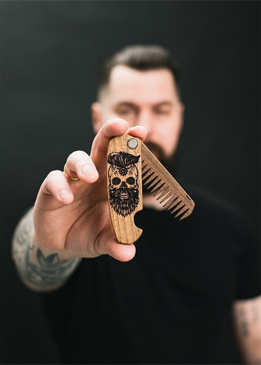 Holz Bartkamm Im Taschenformat, Bartpflege Zubehör - Personalisierte Geschenke Für Papa, Handgemachtes Geschenk, Geschenk Zum 5 von BeardedOnly