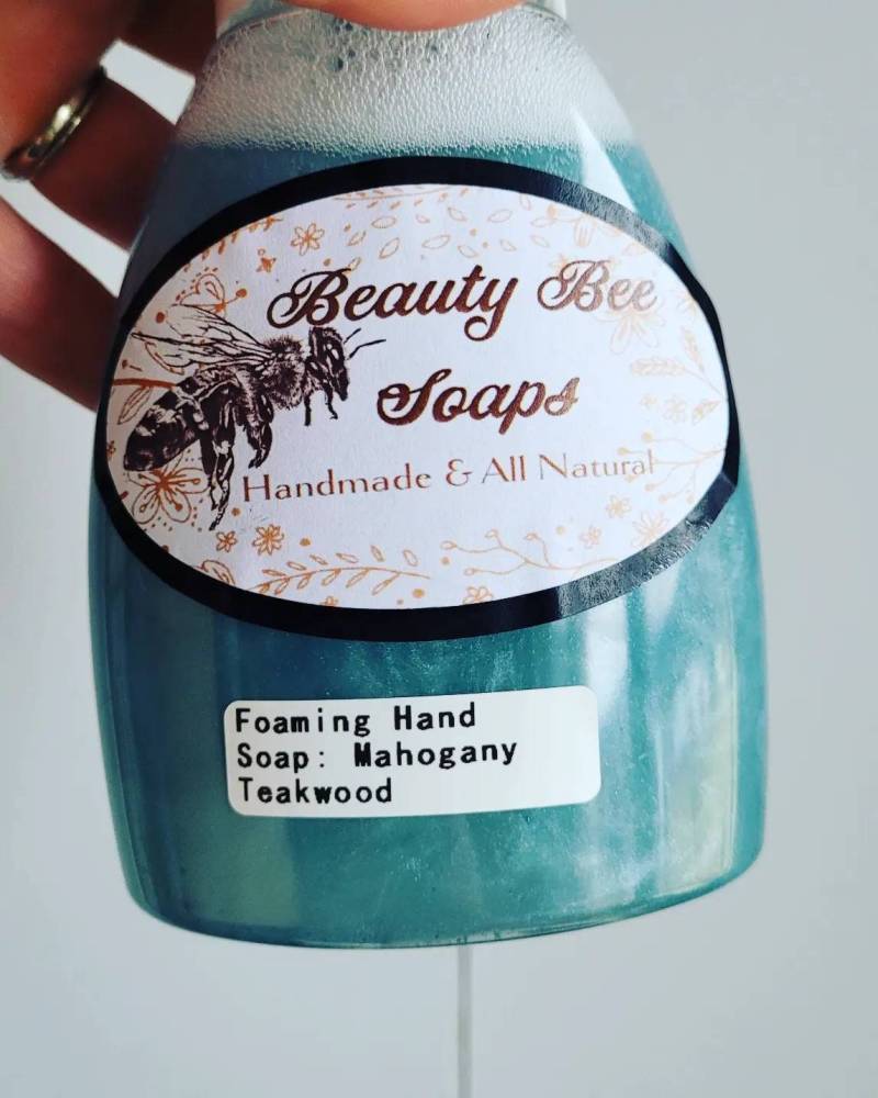 Mahagoni Teakholz Schäumende Handseife von BeautyBeeSoap