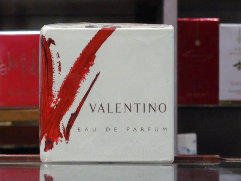 V - Valentino Eau De Parfum 50 Ml Edp Woman Spray Vintage Sehr Selten von BettiVintagePerfumes