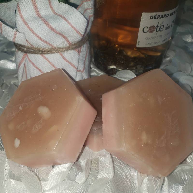 Rosé Wein Hergestellt Aus Apfelwein Und Ziegenmilch Glycerin Melt & Pour Soap von BlackRoseSoapFL