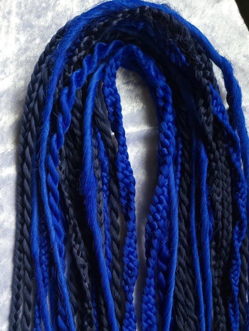 Hellblaue Und Dunkelblaue Zöpfe Gedrehte Dreads von BlissfulKindred