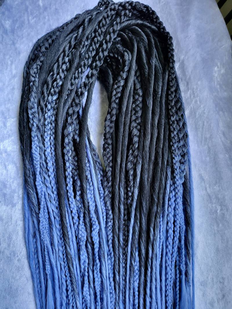 Schwarz Bis Eisblaue Ombre Braids/Twisted Dreads von BlissfulKindred