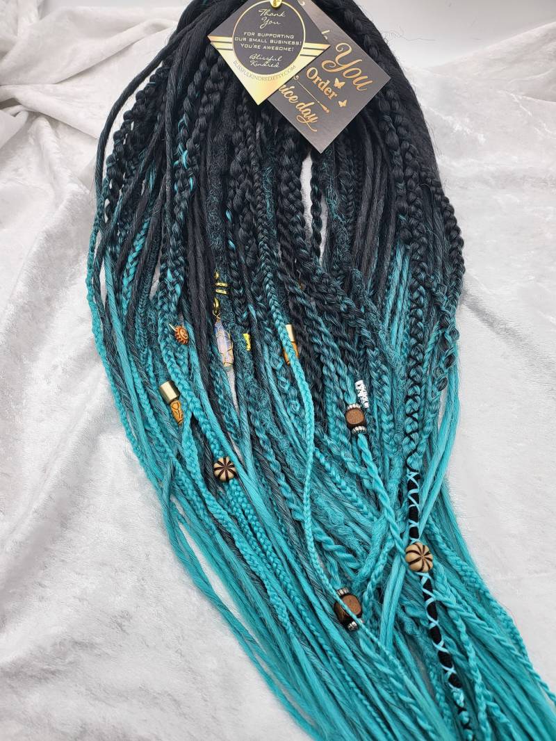 Schwarz Bis Mintgrüne Ombre Braids Und Dreads von BlissfulKindred