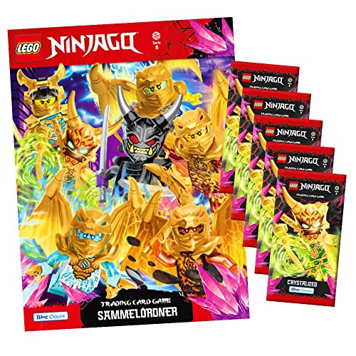 Lego Ninjago Karten Trading Cards Serie 8 - Crystalized (2023) - 1 Sammelmappe + 5 Booster Sammelkarten Bundle + 10 Originale Hüllen von Blue Ocean / STRONCARD