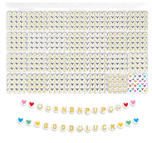 BnbnPup 1350 Stück A-Z Alphabet Perlen Set, 4x7mm Buchstabenperlen für DIY Schmuckherstellung, Armbänderperlen mit Herz Perlen und Smiley Perlen (Golden) von BnbnPup