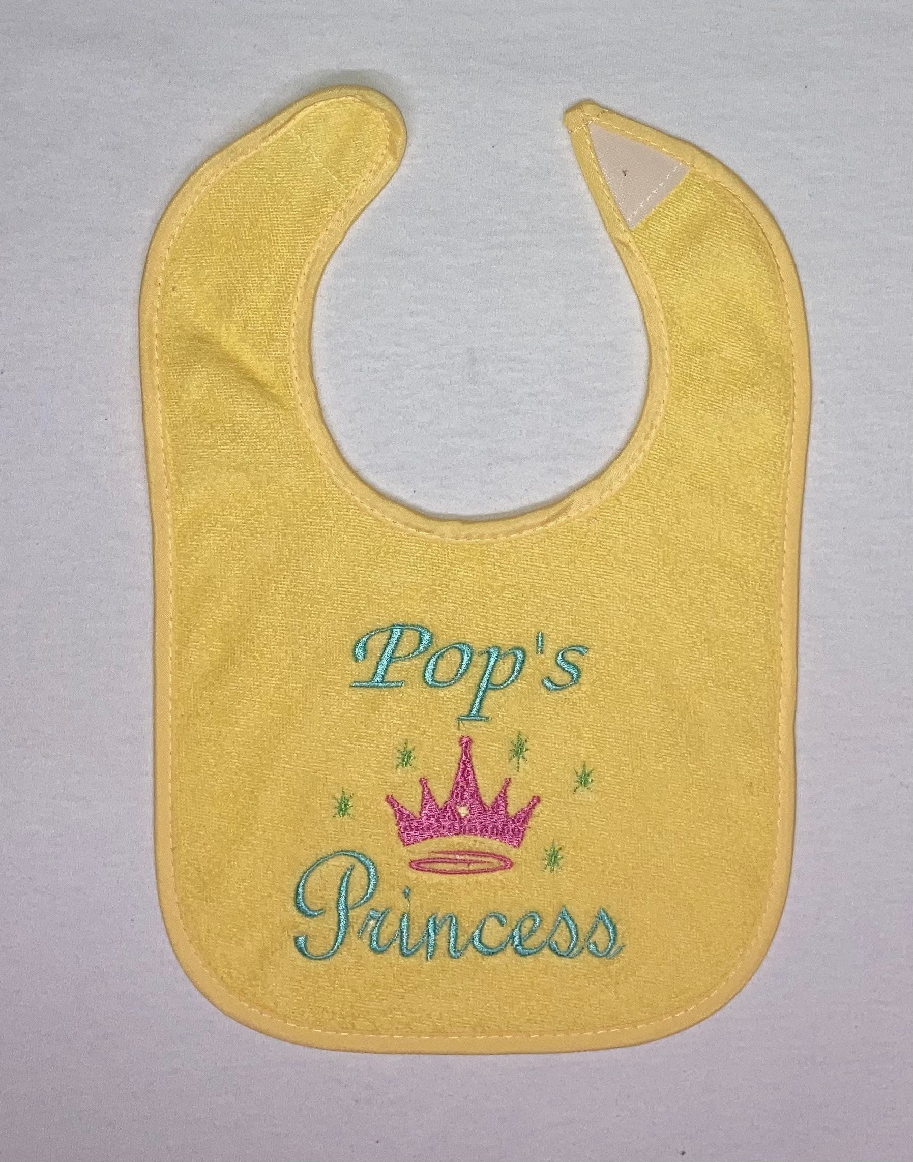 Pop Es Princess Besticktes Biib von BoutiqfullyYours