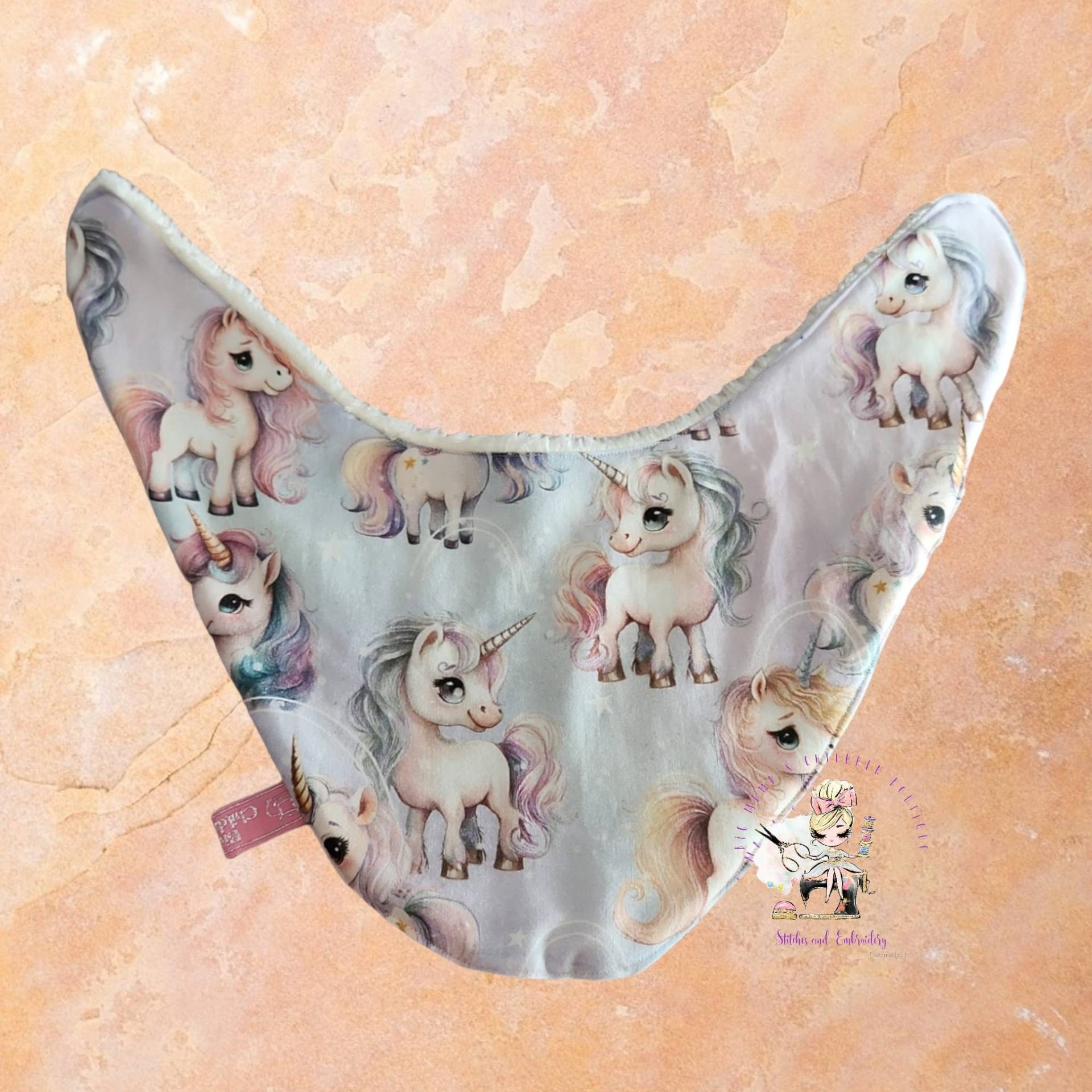 Baby Halstuch/Lätzchen Einhorn Kuschelstoff von BoutiquebyBigMama