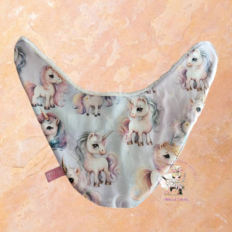 Baby Halstuch/Lätzchen Einhorn Kuschelstoff von BoutiquebyBigMama