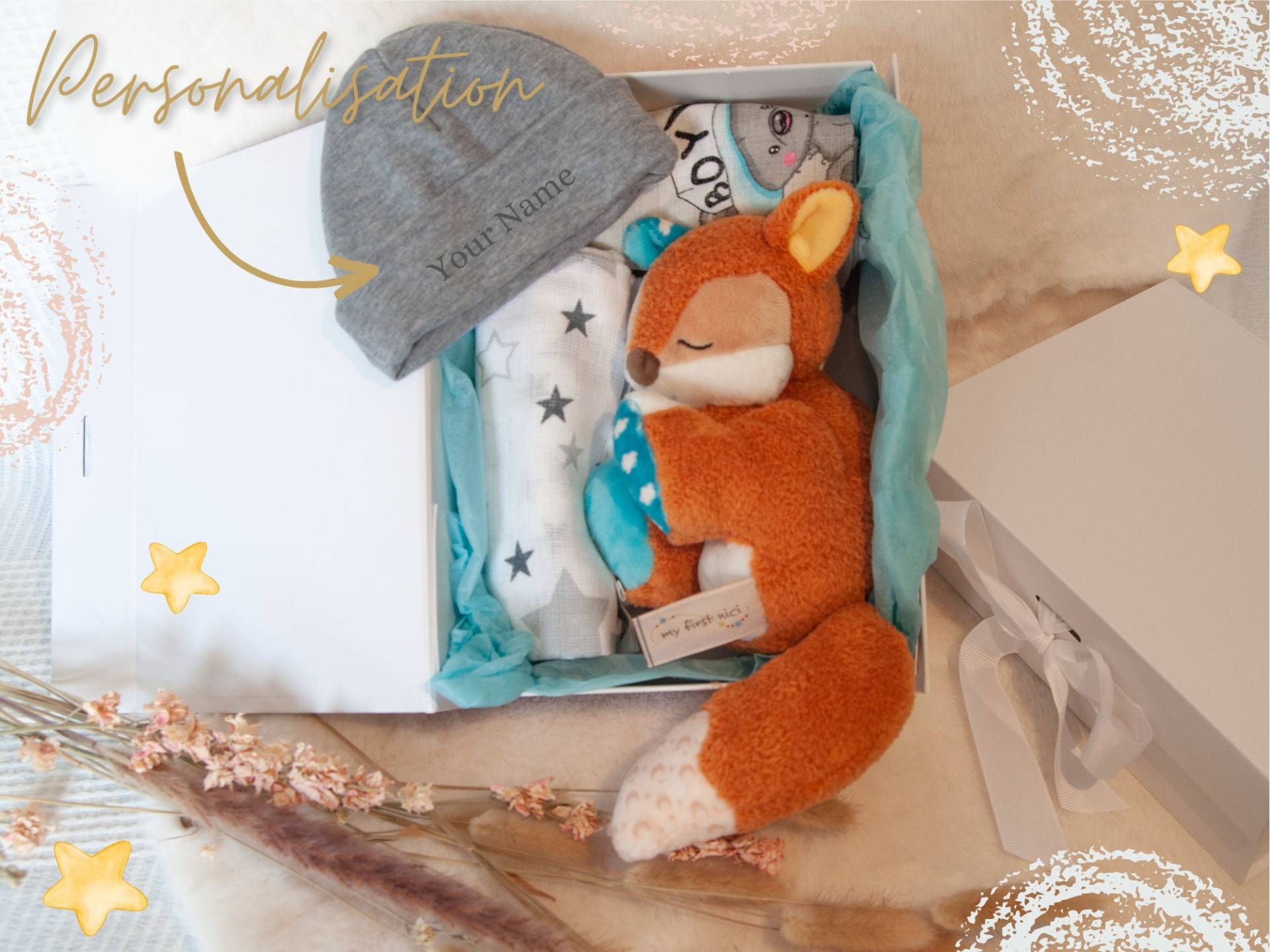 Baby Geschenk Set Personalisiert in Geschenkbox "Grey Star" Mütze Bestickt, 1 Kuscheltier 2 Baumwoll-Musselin Tücher, 4 Verschiedene Sets von BroideryBox