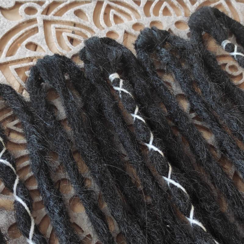 Clip in Dreads - Frizzy Dreadlocks in Schwarz von CURLYPEER