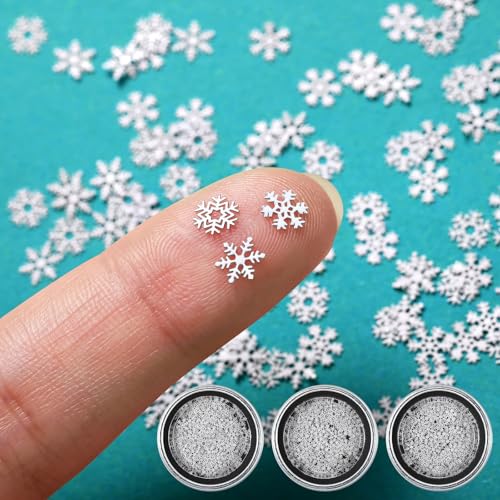 Calkkrer Etwa 300 Stück Mini Metall Schneeflocken, 0.5 cm Schneeflocken für Basteln, Weihnachtliche Streudeko, Winter Deko, Tischdeko und DIY Weihnachtsdekoration von Calkkrer