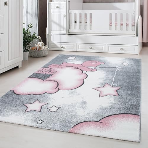 Carpetsale24 Kinderteppich Modern Bär-Design Pink 200 x 290 cm - Kurzflor Teppich Kinderzimmer Waschbarer Babyteppich Spielteppich für Junge und Mädchen Extra Weich und Antiallergen Rechteckig von Carpetsale24