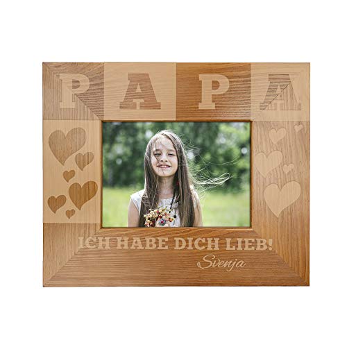 Casa Vivente Bilderrahmen mit Gravur für Papa, Motiv Herzen, Personalisiert mit Namen, Rahmen aus Holz, Vatertagsgeschenk von Casa Vivente