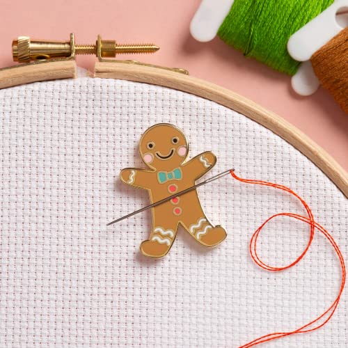 Needle Minder - Lebkuchenmann für Kreuzstich, Nähen, Sticken und Nadelarbeiten Zubehör, Emaille und Magnet von Caterpillar Cross Stitch