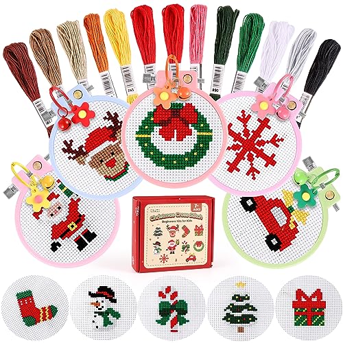 Caydo 46-teiliges Weihnachts-Kreuzstich-Set für Kinder, beinhaltet 10 vorgedruckte Kreuzstichmuster, 5 Mini-Stickrahmen, 13 Stickgarn-Stränge, 5 Schlüsselanhänger, Stickwerkzeuge und Anleitungen. von Caydo