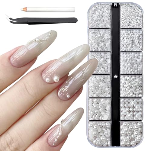 Nail Charms 3D White Pearl Charms Nägel Halbkreisperle Nagel Round Pearl Beads Nail Art Charms für DIY-Maniküre (1 Box/12 Zellen) Im Lieferumfang Sind 1 Pinzette und 1 Punktierstift Enthalten von Celiodd