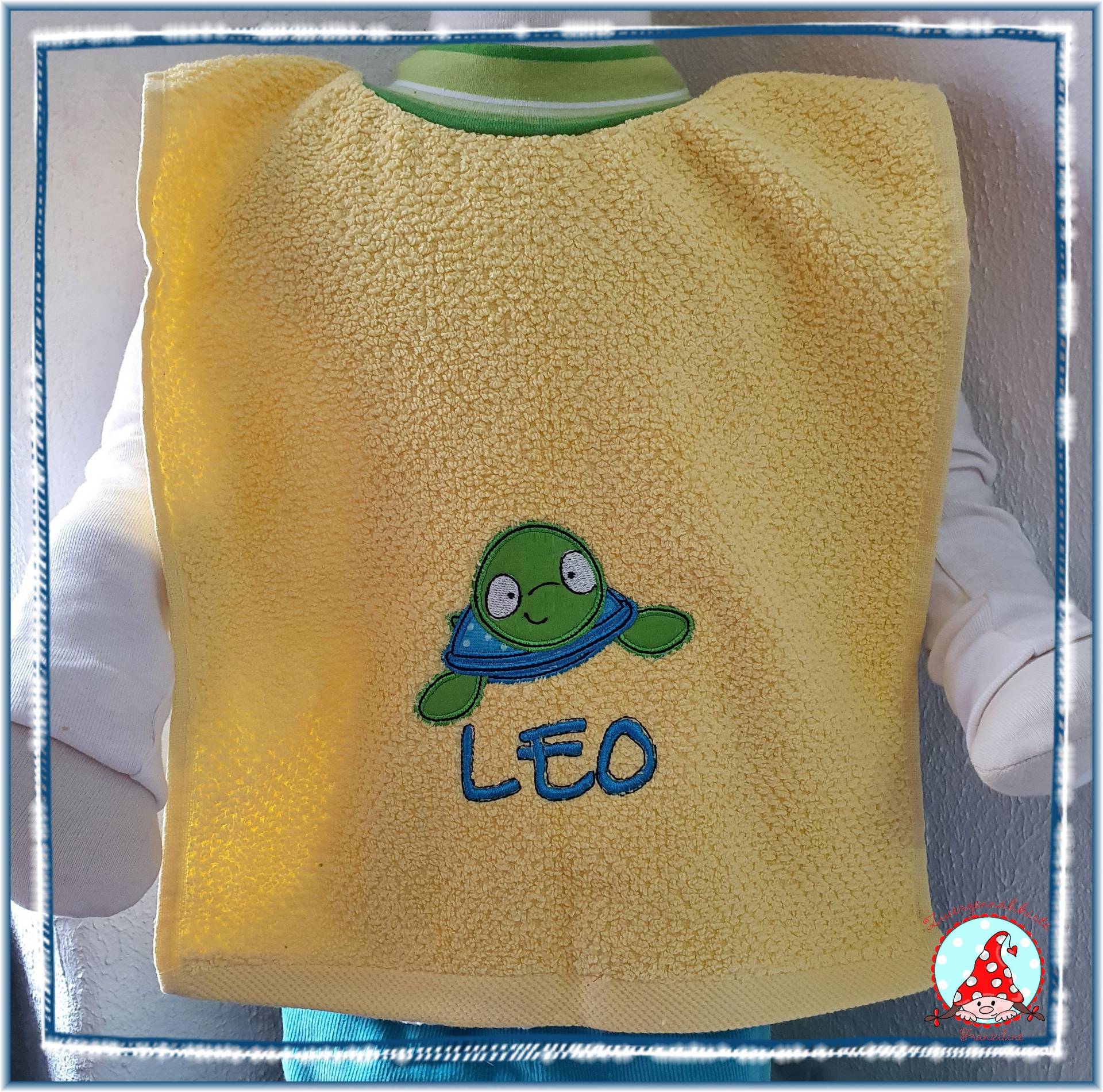 Handtuch Lätzchen Mit Name Und Motiv Bib Sabberlatz Xxl Latz Schlupflätzchen Großes Handtuchlätzchen von CheyennenShop