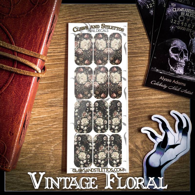 Vintage Floral von ClawsandStilettosLLC