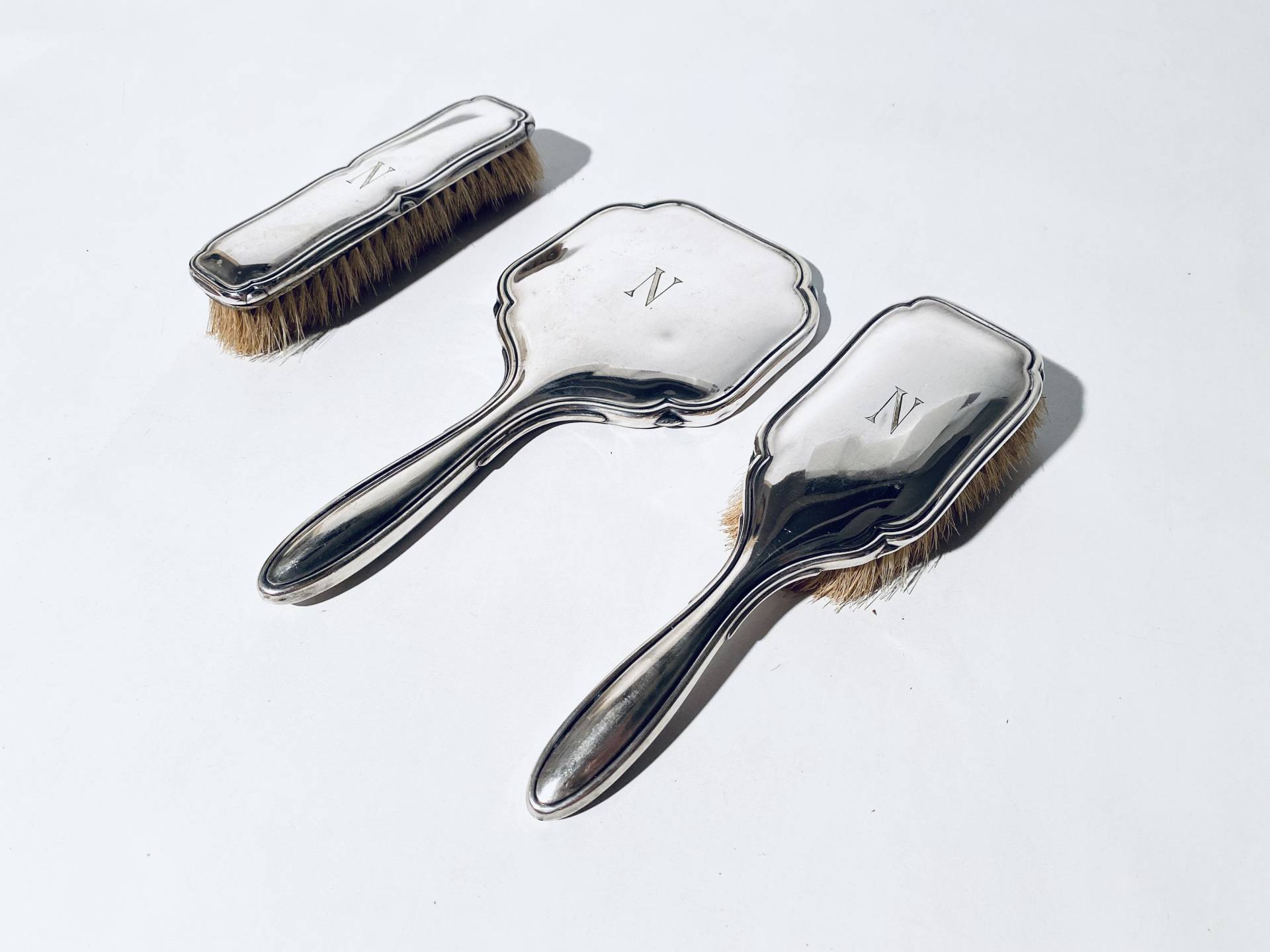 Art Nouveau Dresser Set Handheld Mirror With Two Brushes/Silver-Plated Letter N Vintage Decor von CleaningOutOurChaos