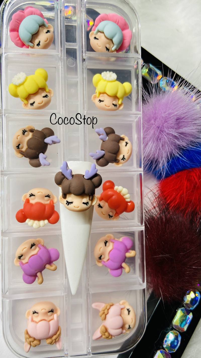 12 Stück Kawaii Baby Puppen Gesicht Nailart Charms von CocoStop