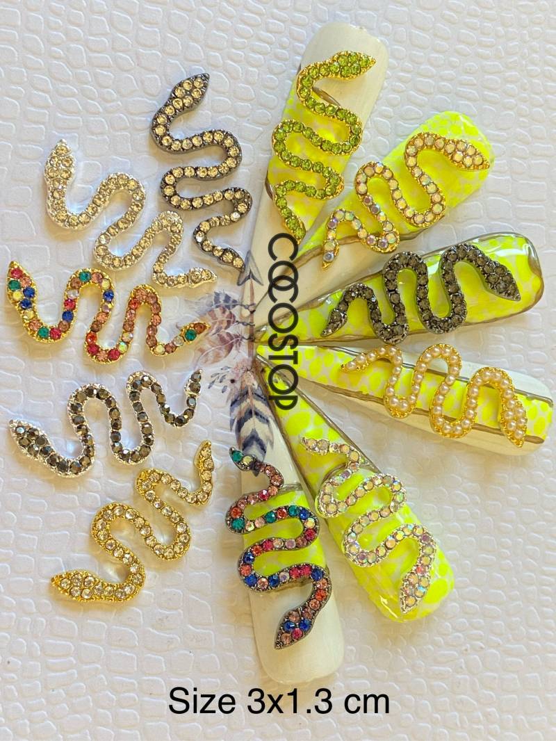 Große Schlange Zirkon 3D Nagel Charms Nailart von CocoStop