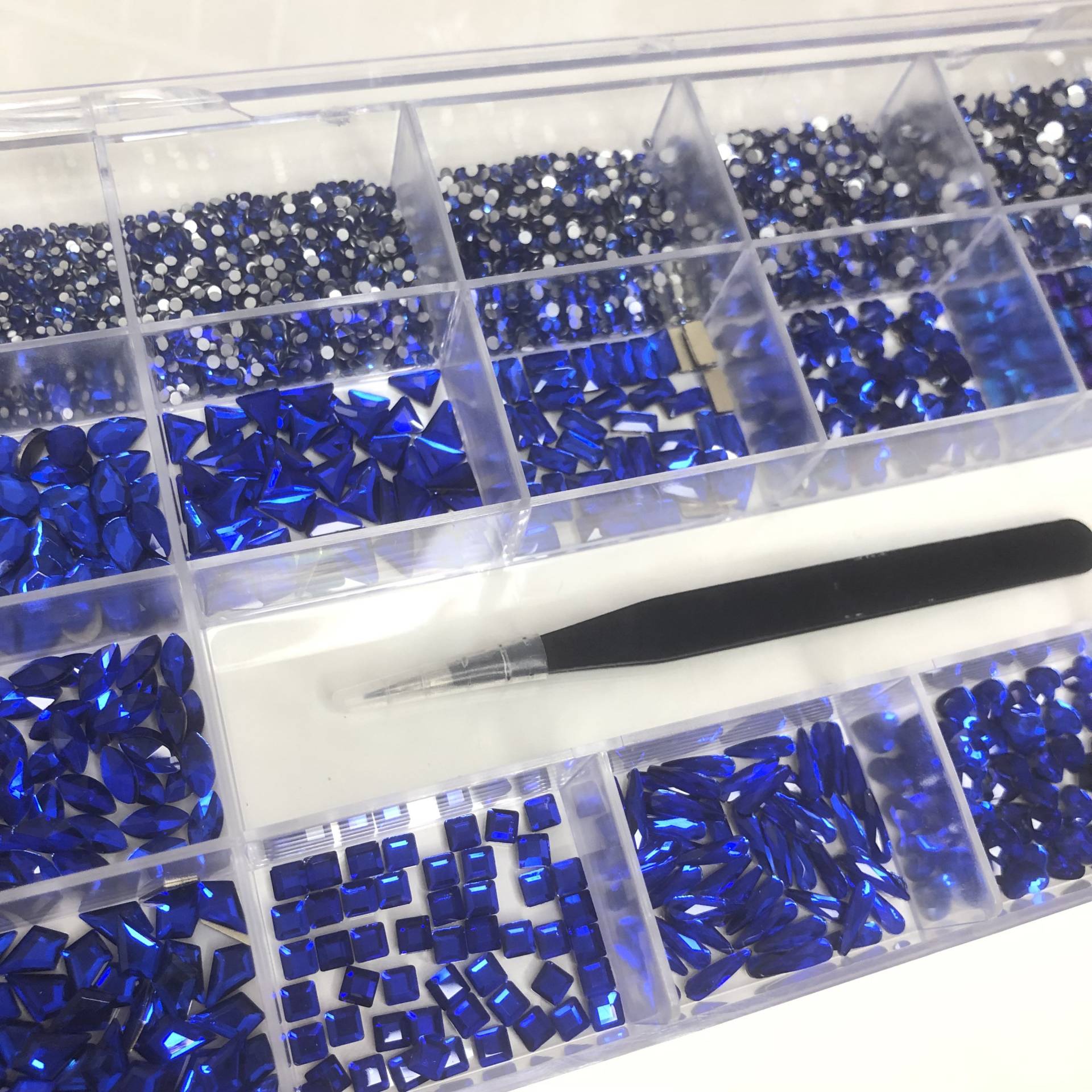 Royalblaues Strasskristallset von CometNailSupply