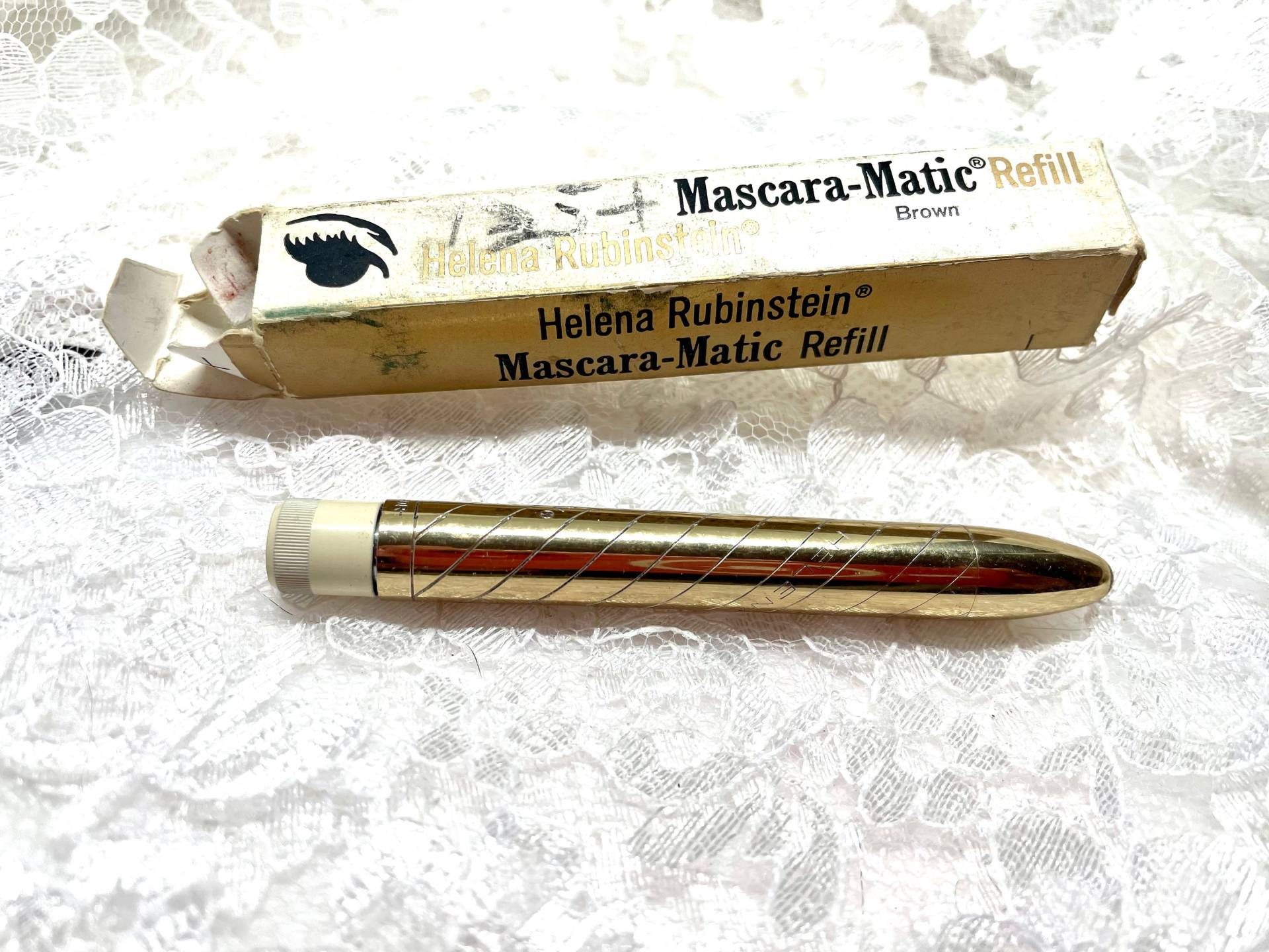 2 Vintage Schminkstücke Helena Rubinstein Refill Für Mascara Matic Smaragdgrün Und Braun Mit Original Boxen Stück Verschiedene Farben von CompactQueen