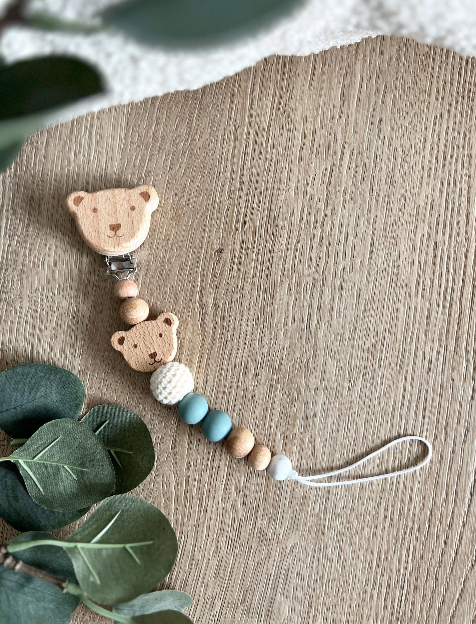 Schnullerkette Baby, Holzperlen Mit Holz Bär, Grau/Beige Häkelperlen, Geschenk Zur Geburt, Tier Anhänger von CosyHavenDE