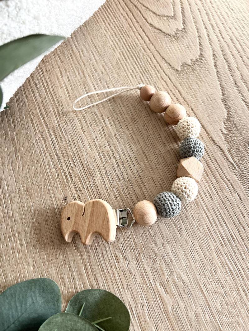 Schnullerkette Baby, Holzperlen Mit Holz Elefant, Grau/Beige Häkelperlen, Geschenk Zur Geburt, Tier Anhänger von CosyHavenDE