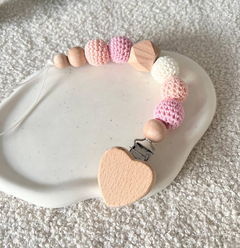 Schnullerkette Baby, Holzperlen Mit Holz Herz, Beige, Rosa, Pfirsich, Häkelperlen, Geschenk Zur Geburt, Natur Anhänger, Babygeschenk von CosyHavenDE