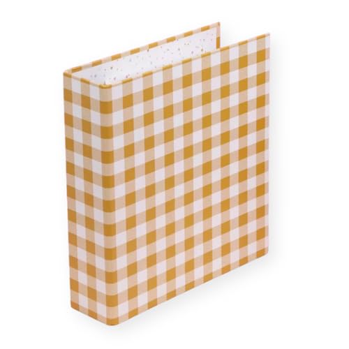 Craftelier - Gefüttertes Kartonalbum mit Vichy-Druck (15,2 x 20,3 cm) | System mit 2 weißen Metallringen in D-Form | Robuster Einband | Größe 22,5 x 23 x 6 cm - Senffarbe von Craftelier