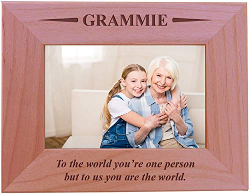 CustomGiftsNow Grammie Bilderrahmen aus Holz mit Gravur "To The World You're one Person but to us You are The World" 4x6 Horizontal natürliches holz von CustomGiftsNow