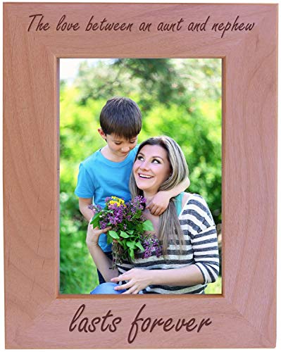 Holz-Bilderrahmen "The Love Between an Aunt and Nephew lasts forever", 10,2 x 15,2 cm, vertikal von CustomGiftsNow