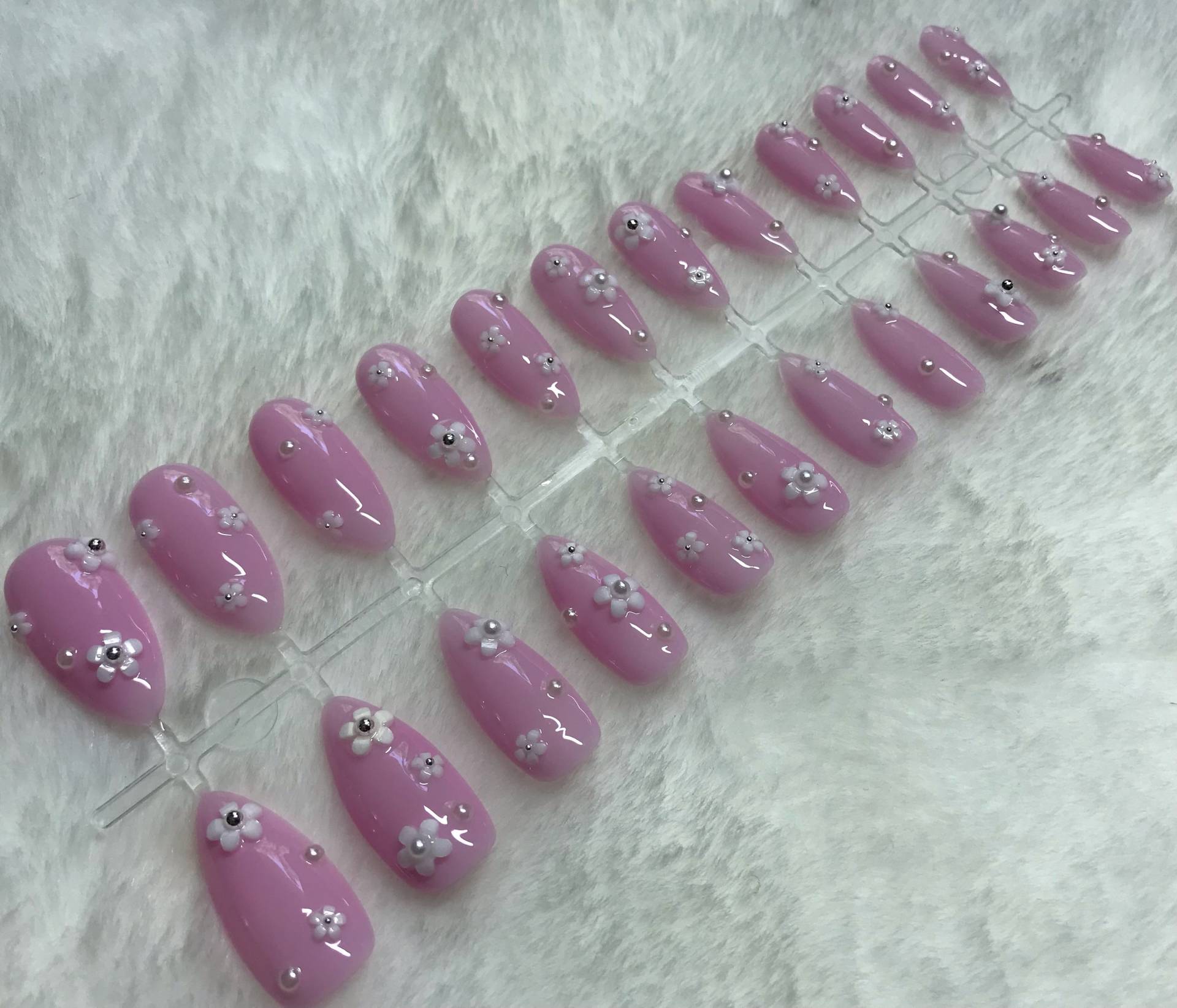 24Stk Kurzes Stiletto Pink Mit 3D Blumen Auf Nägel Drücken von CuteAggressionNails